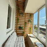Smile Old With Free Parking And Sea View Apartment