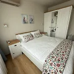 Smile Old With Free Parking And Sea View Daire *